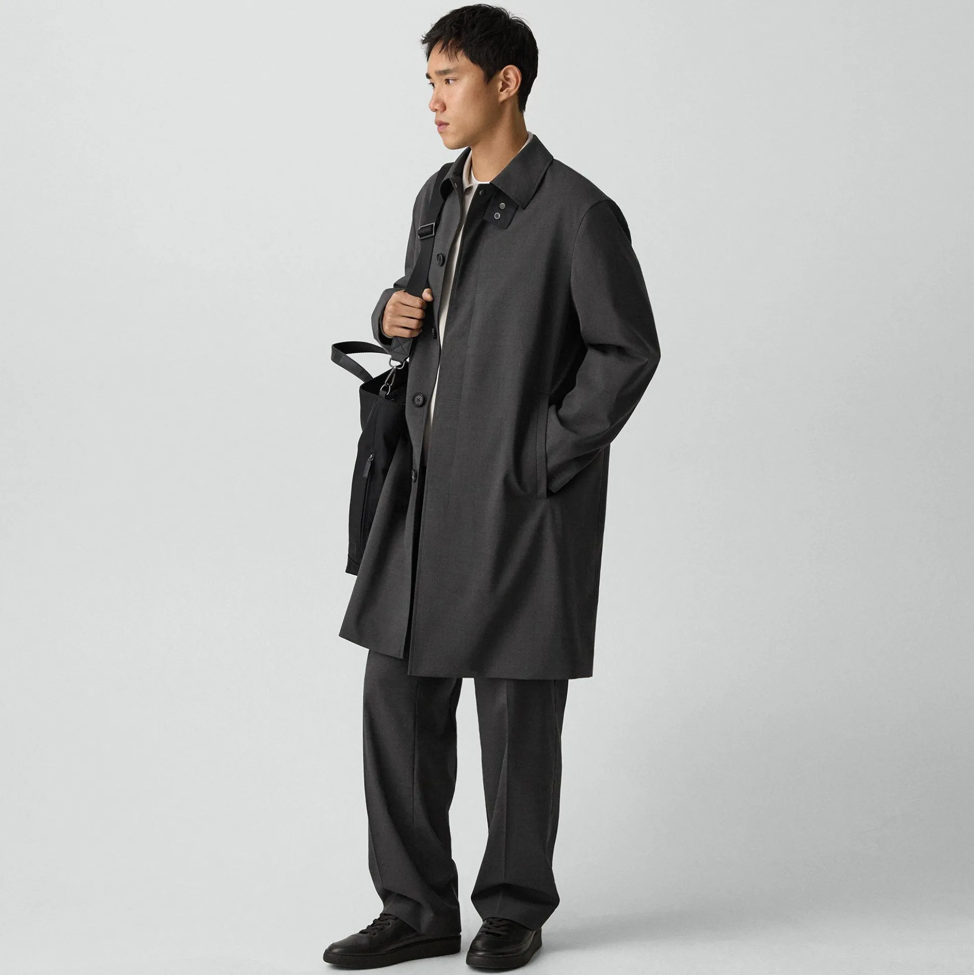 Balmacaan Coat in Motion Wool