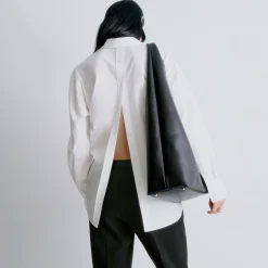 Button-Back Shirt in Relaxed Poplin