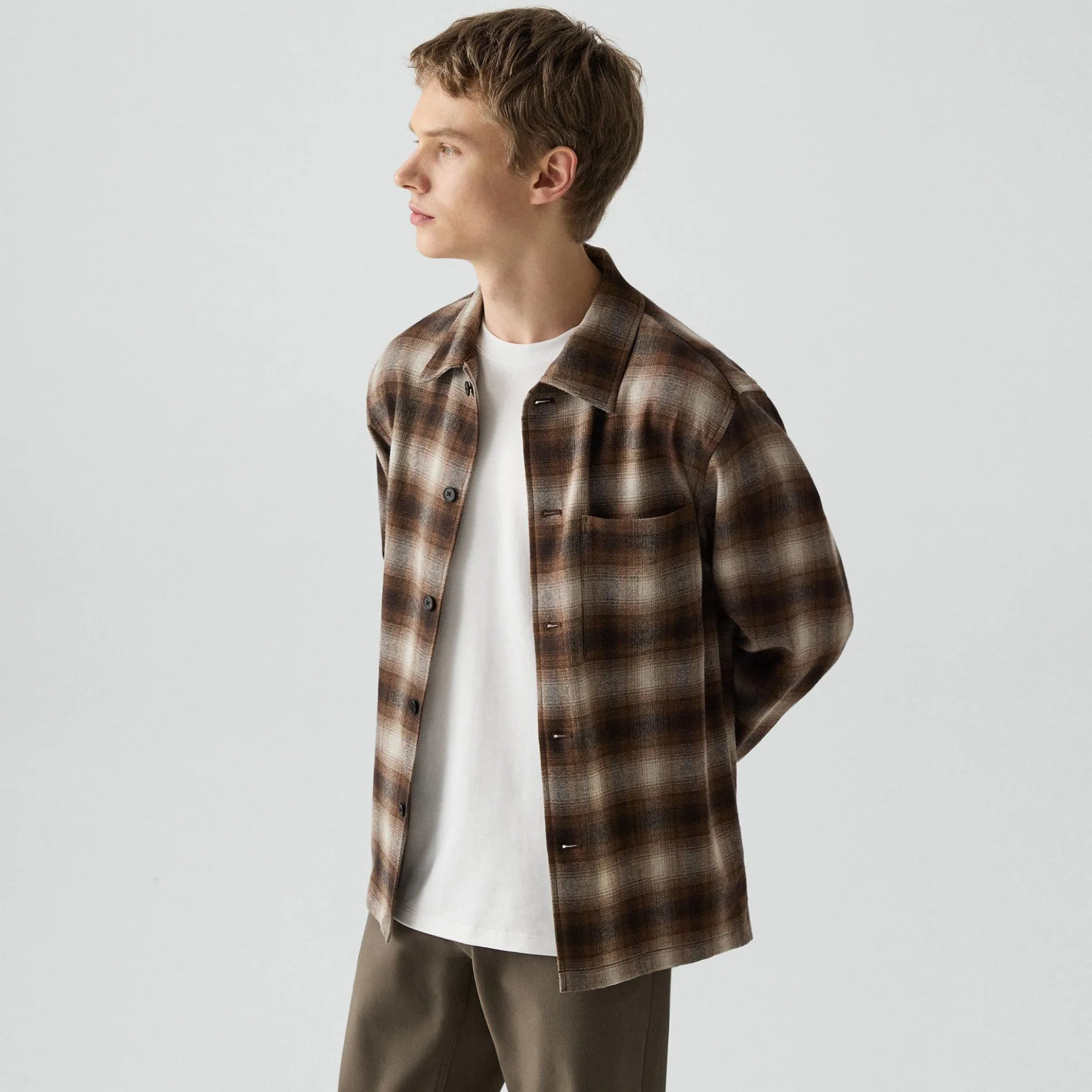Button-Up Shirt in Jesi Wool