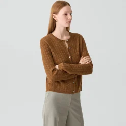 Cable-Knit Cardigan in Cashmere