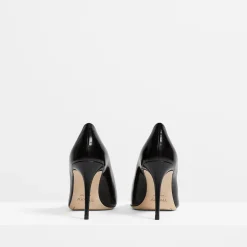 City Pump in Brushed Leather