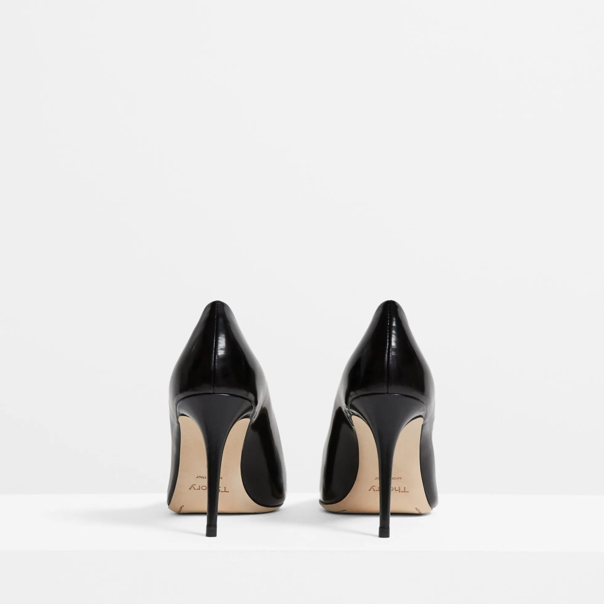 City Pump in Brushed Leather