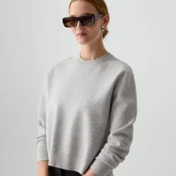 Cropped Crewneck Sweater in Light Bilen