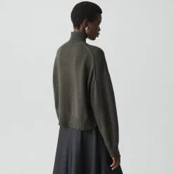 Cropped Turtleneck in Cashmere