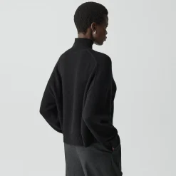 Cropped Turtleneck in Cashmere