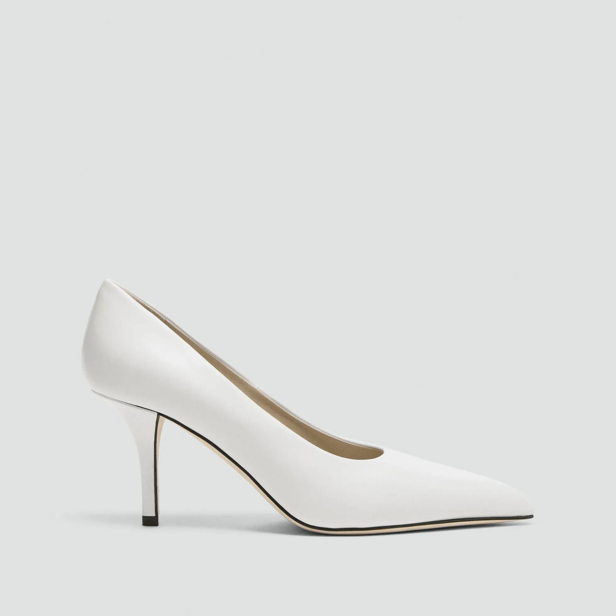 Pointed-Toe Pump in Leather