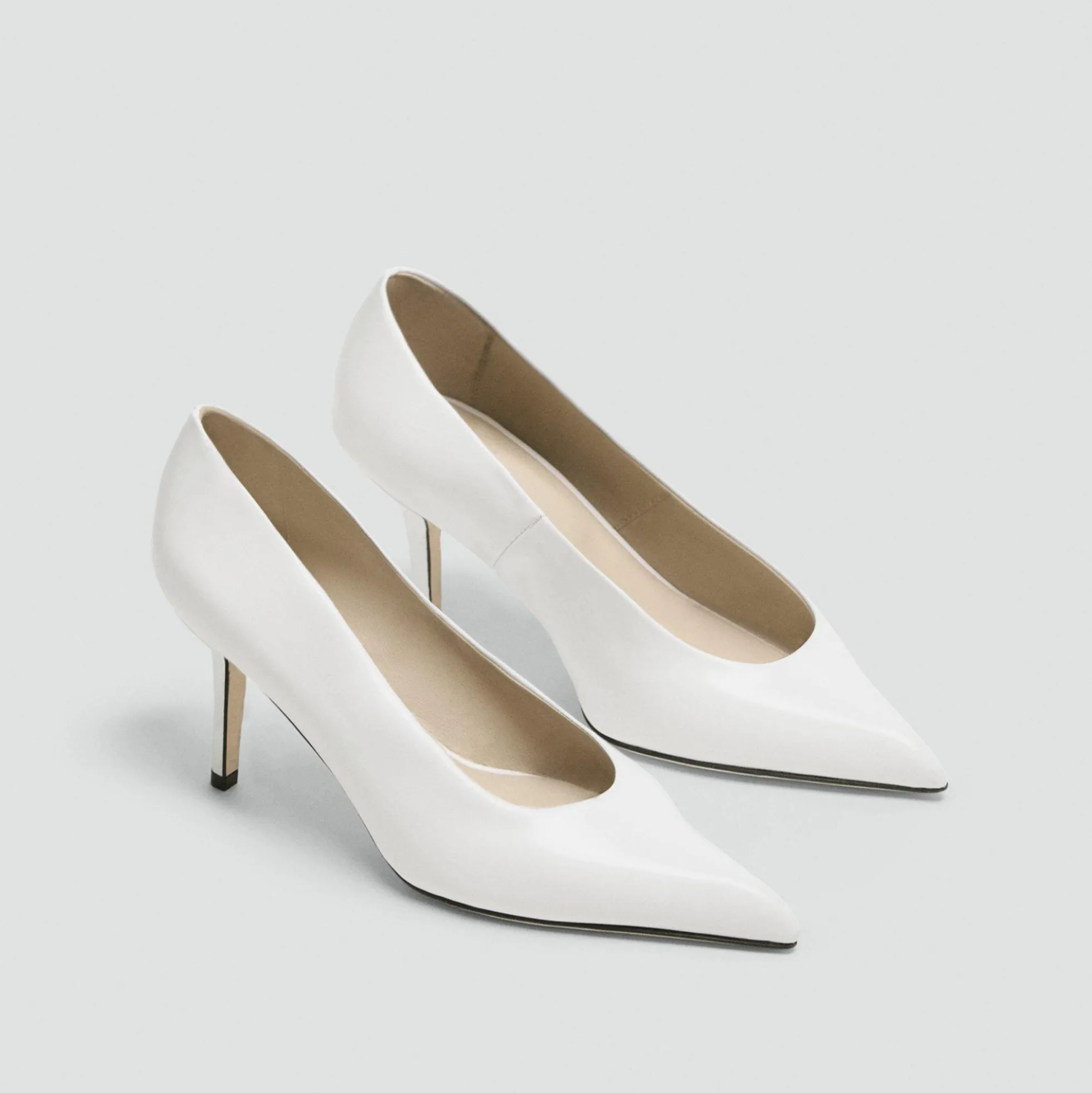 Pointed-Toe Pump in Leather