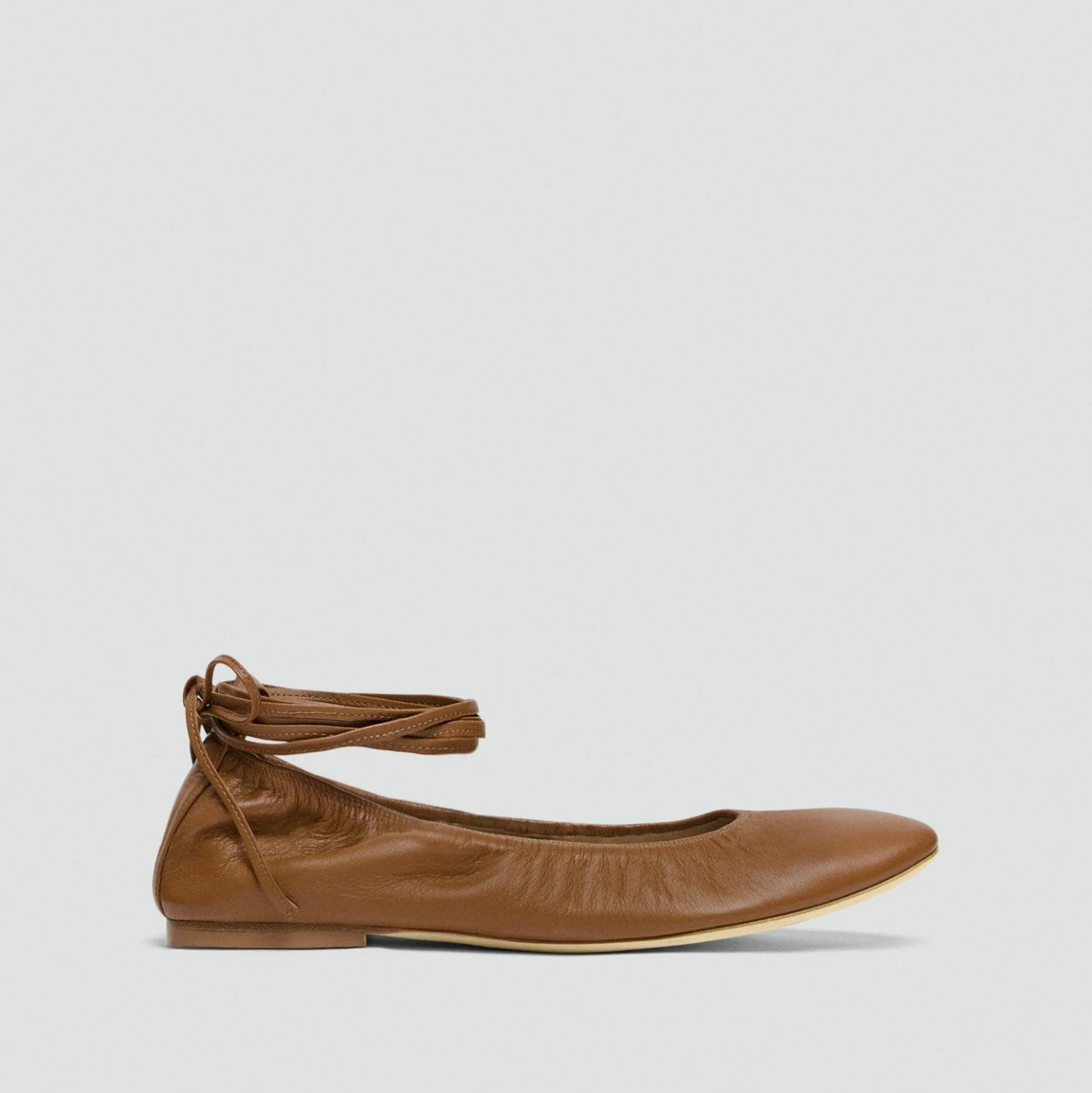 Ruched Ballet Flat in Smooth Leather