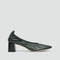 Ruched Pump in Smooth Leather