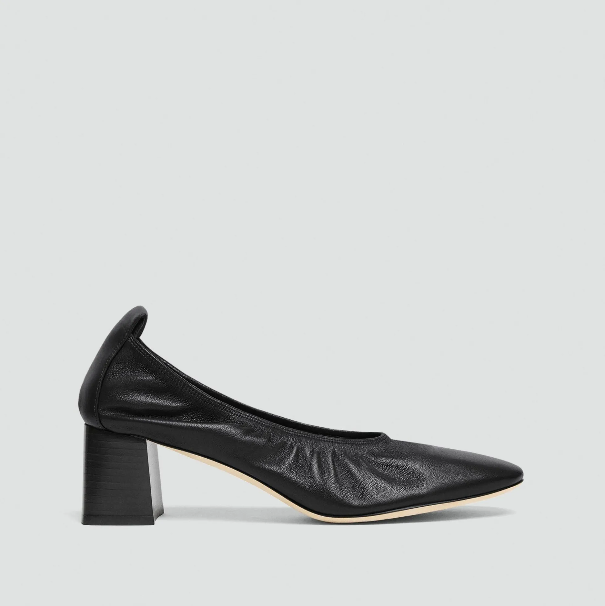 Ruched Pump in Smooth Leather