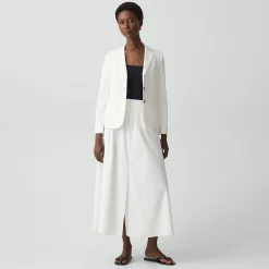 Shrunken Three-Button Blazer in Good Linen