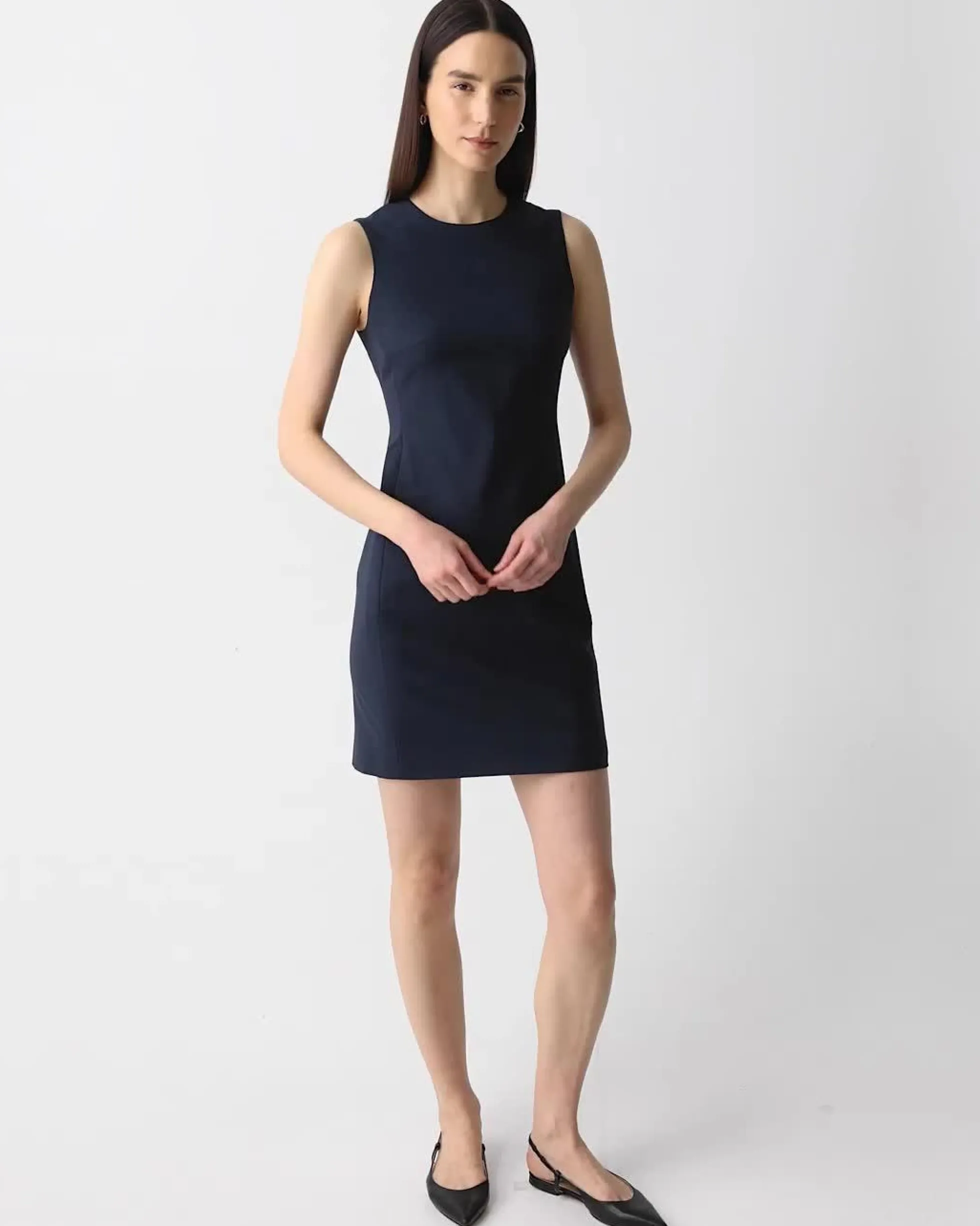 Sleeveless Fitted Dress in Good Wool