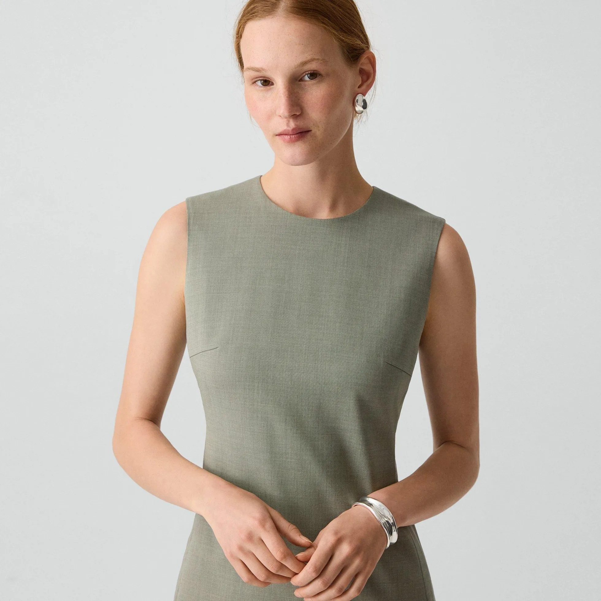 Sleeveless Fitted Dress in Wool Gabardine