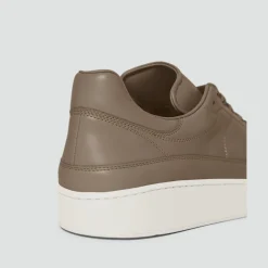 Sneaker in Leather