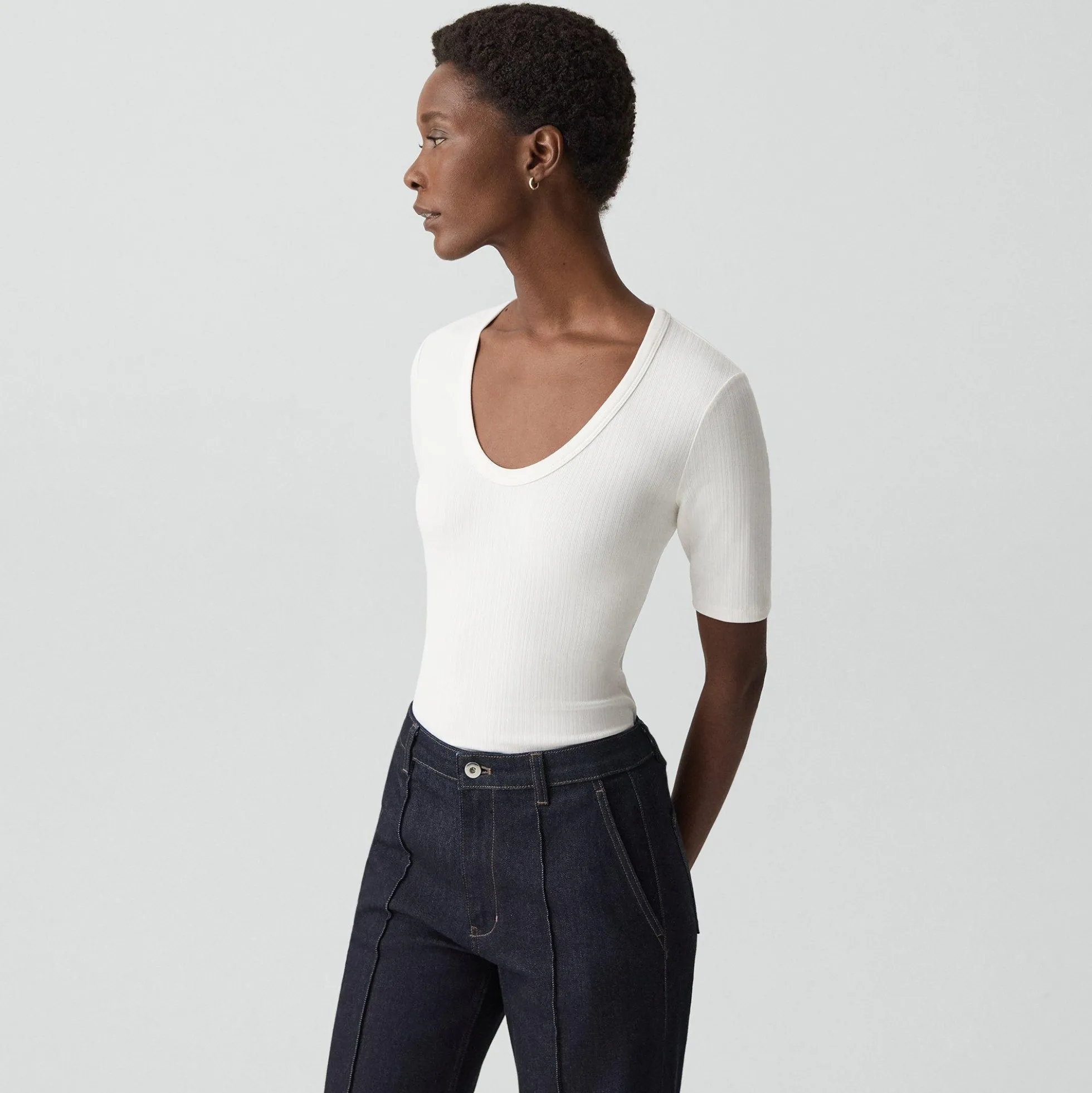 U-Neck Tee in Stretch Rib