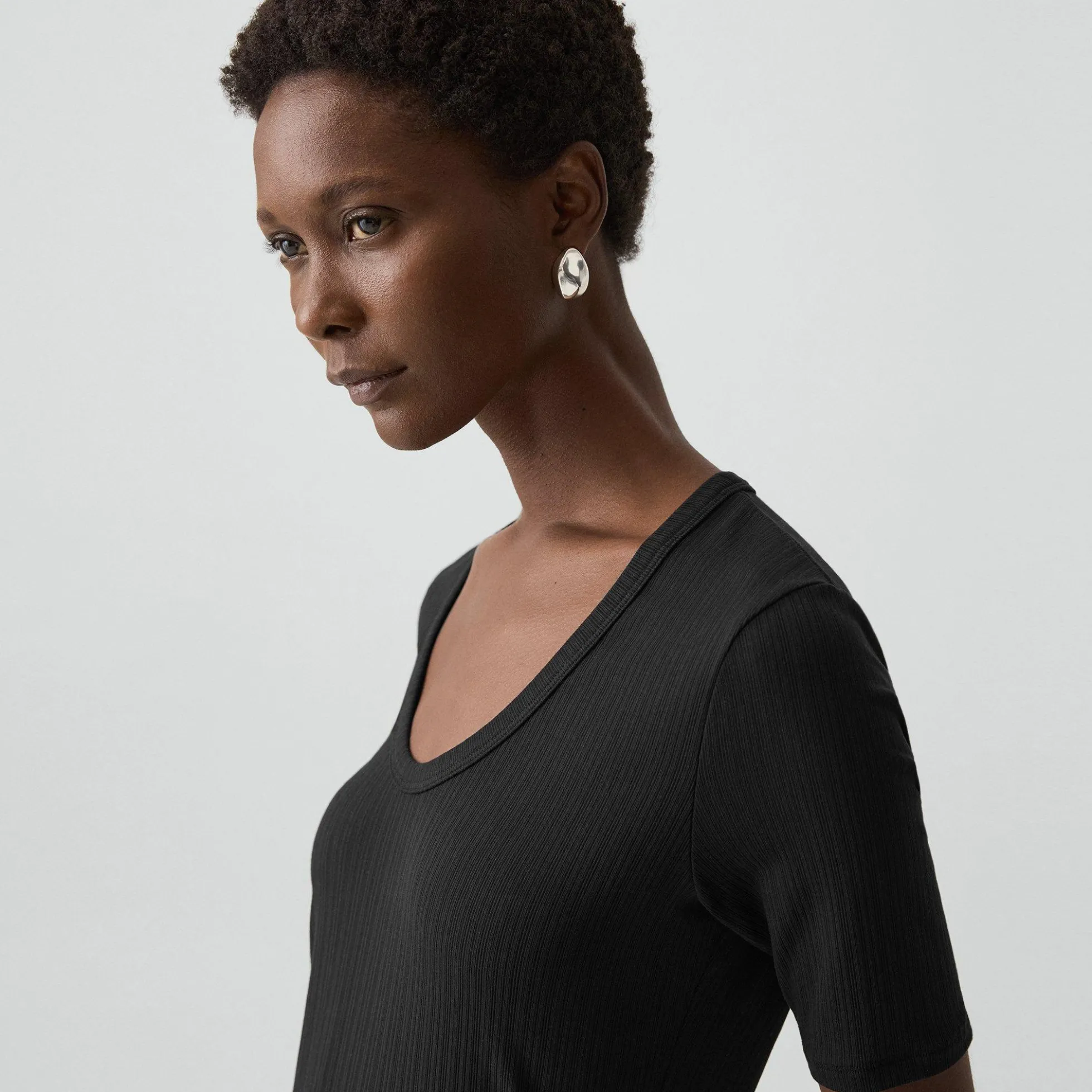 U-Neck Tee in Stretch Rib