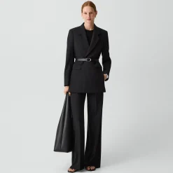 Vented Blazer in Good Wool