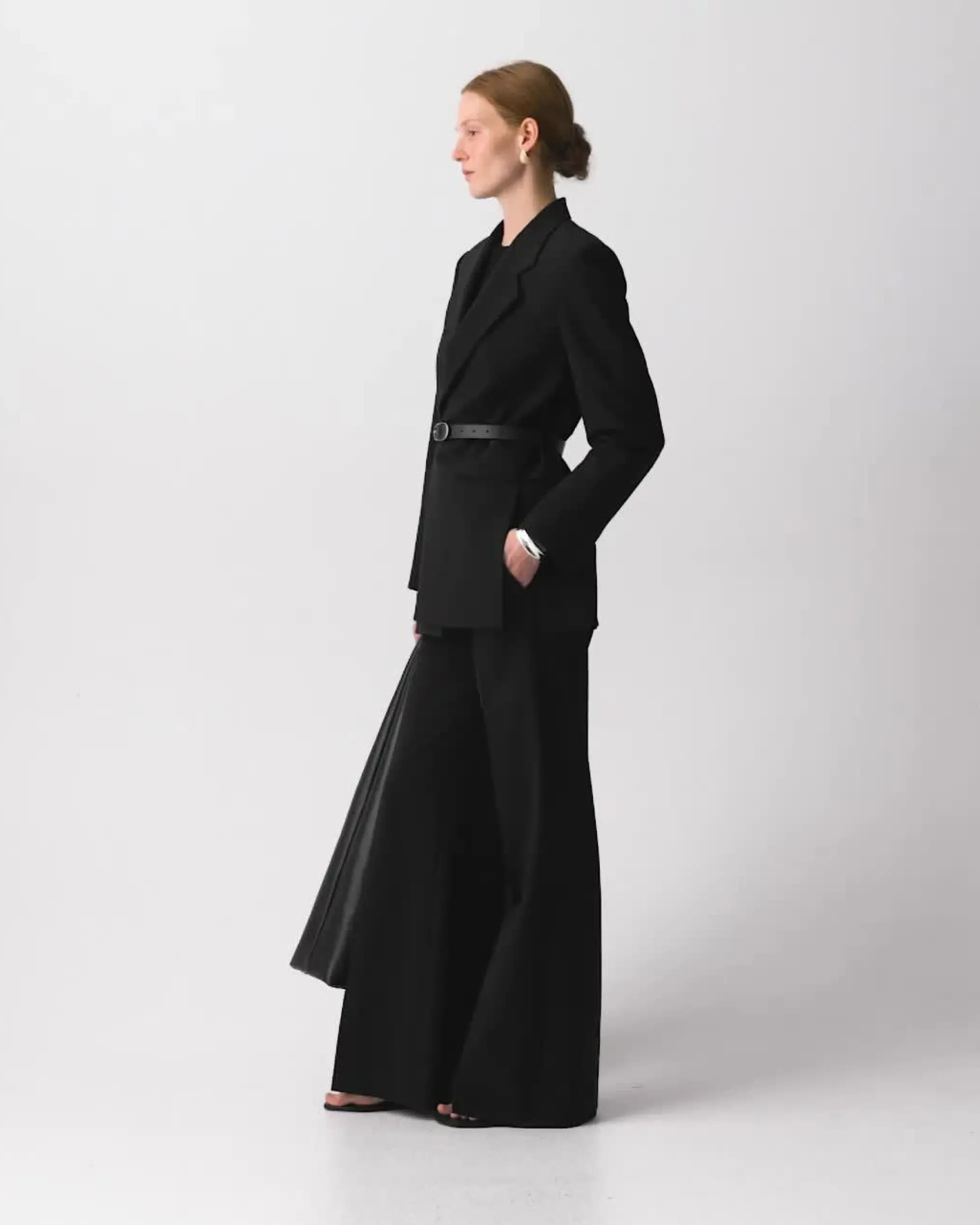 Vented Blazer in Good Wool