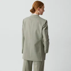 Vented Blazer in Wool Gabardine