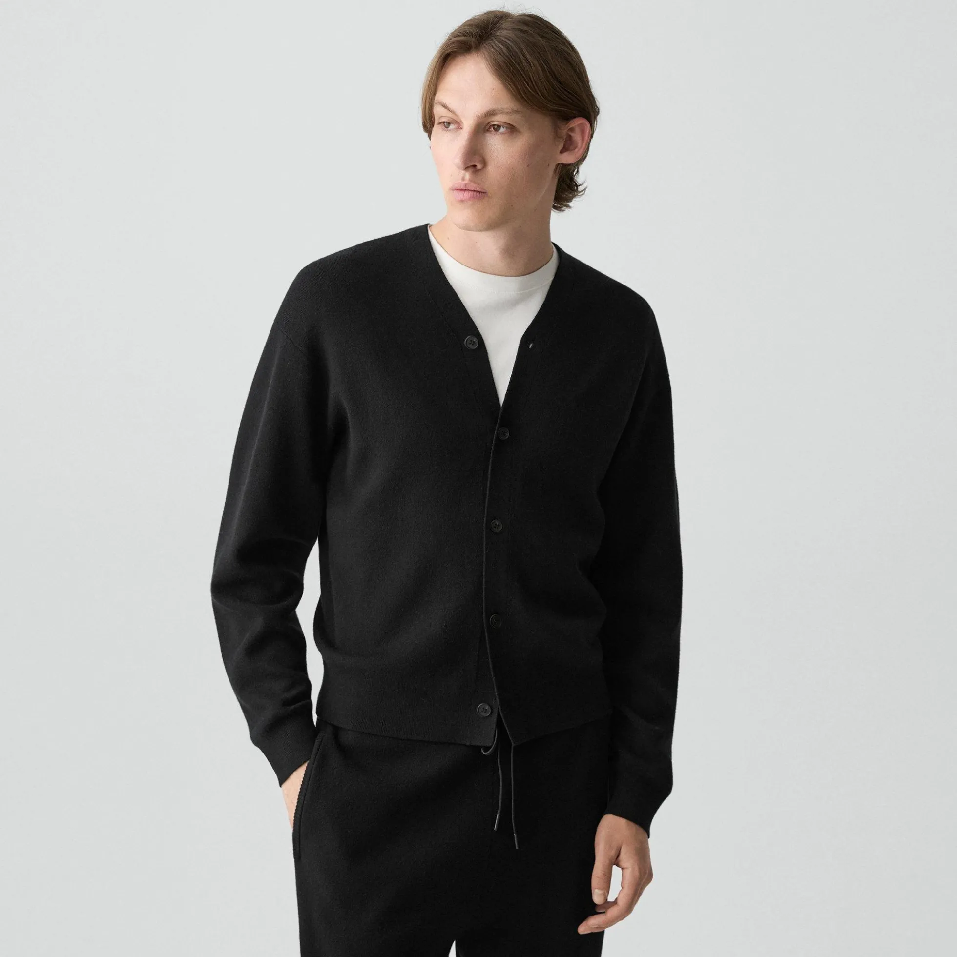 V-Neck Cardigan in Wool Bilen