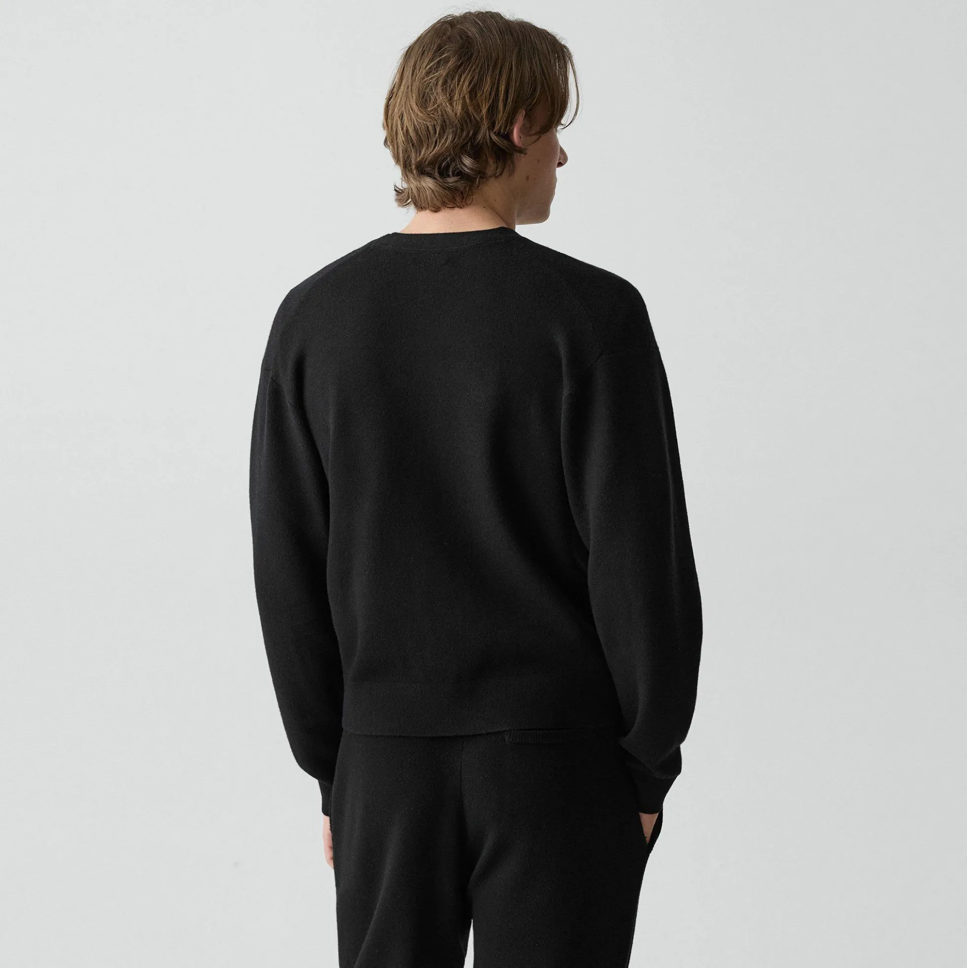 V-Neck Cardigan in Wool Bilen