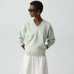 V-Neck Sweatshirt in Light Bilen