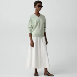 V-Neck Sweatshirt in Light Bilen