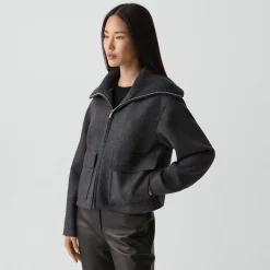 Wing Collar Jacket in Circle Wool