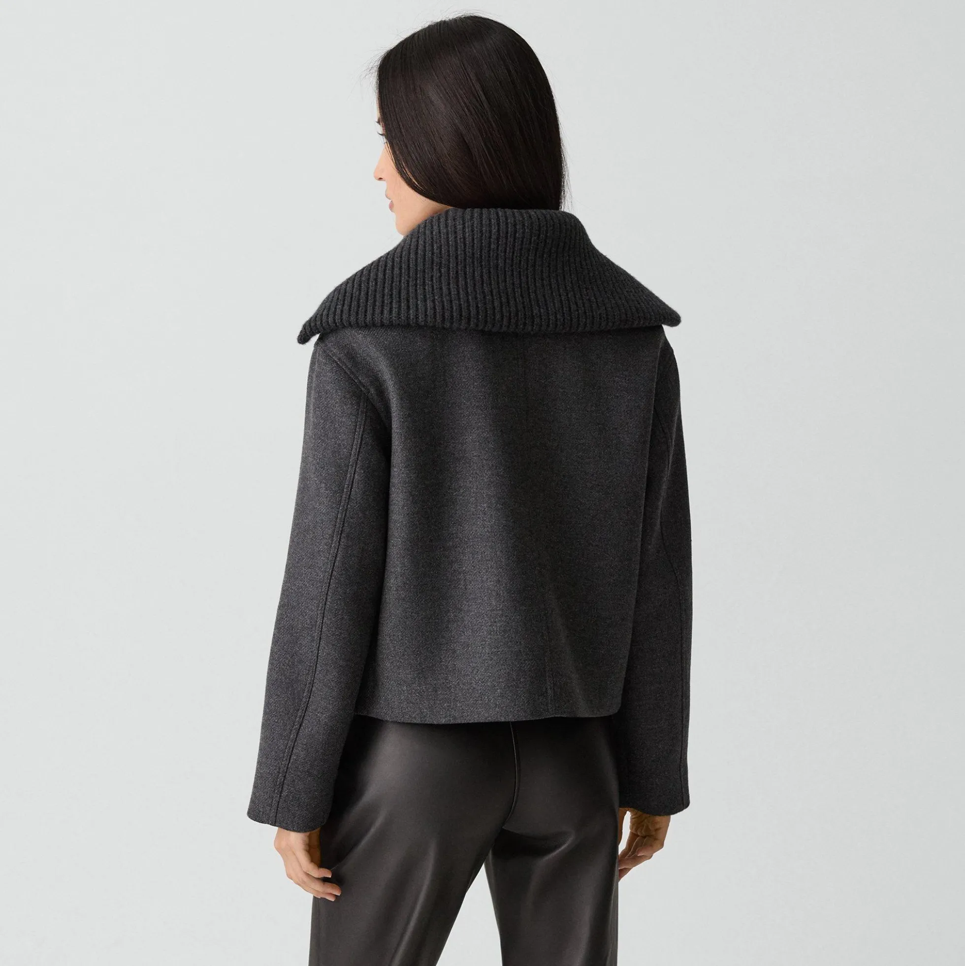 Wing Collar Jacket in Circle Wool